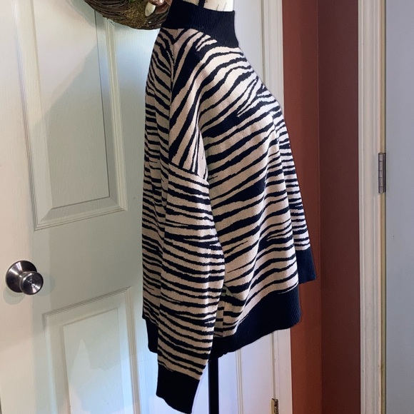 Knit Zebra Print Black Tan Mockneck Sweater by THML sz Medium - Picture 2 of 6